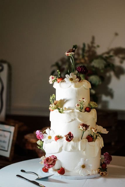 The-Goose-Chase-Cake-Design.jpeg